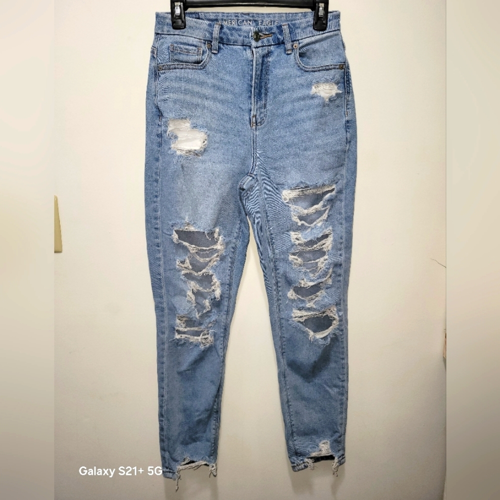American Eagle Distressed Blue Jeans